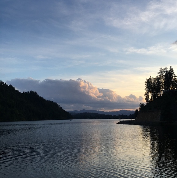 Meet your Posher, Mercedes - Picture 1 of 2